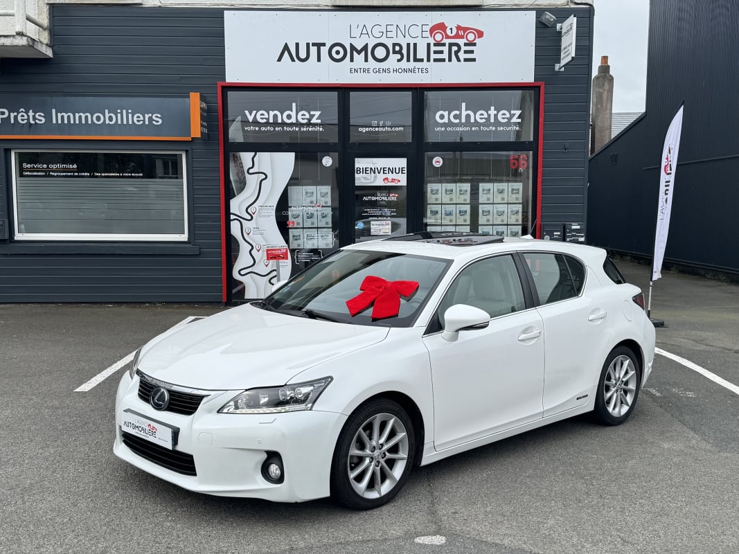 Lexus CT 1.8 200H 136H 100 ch PASSION ( Toit ouvrant) — 1