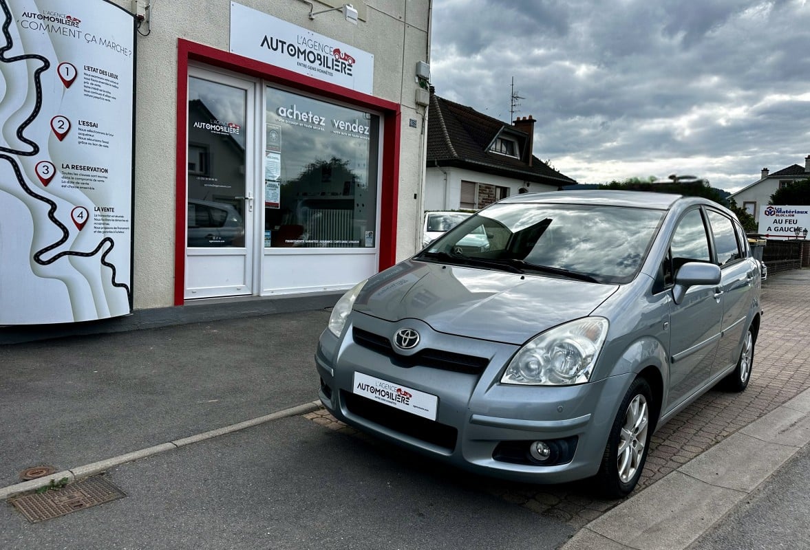 Toyota Corolla Verso Facelift 1.8 VVTI 130ch Limited Edition - Attelage — 1