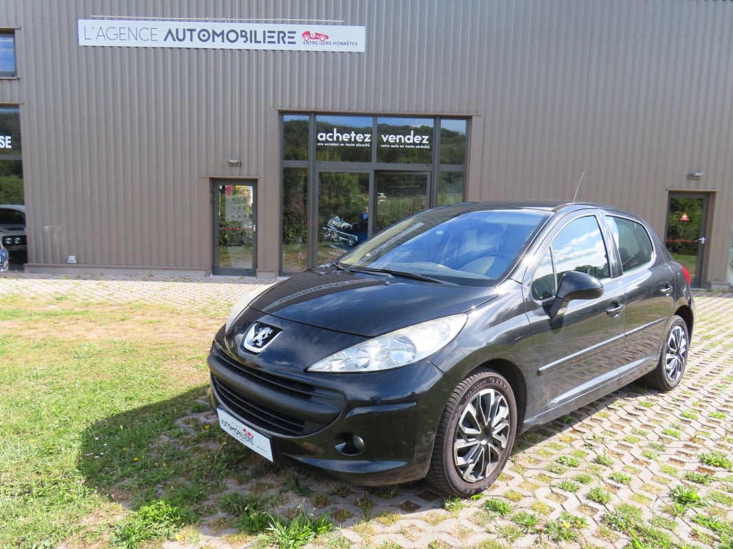 Peugeot 207 1.6 HDi 16V Trendy 110Cv — 1