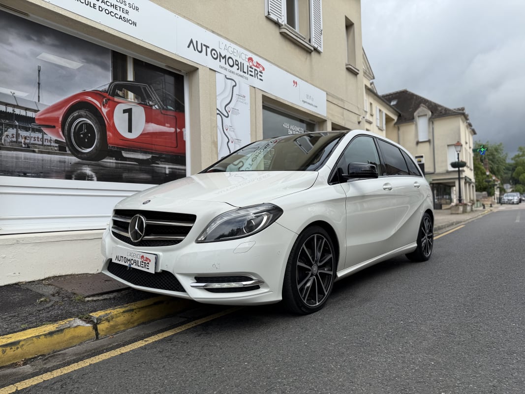 Mercedes-Benz Classe B 180CDi 7G-DCT FASCINATION PACK AMG + TOIT OUVRANT / SIEGES CHAUFFANT / LINE ASSIST — 1