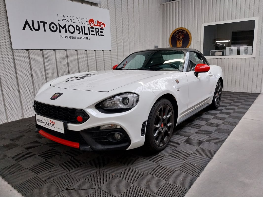 Abarth 124 Spider 1.4 TURBO 170 TURISMO BVA avec HardTop Carbone — 1