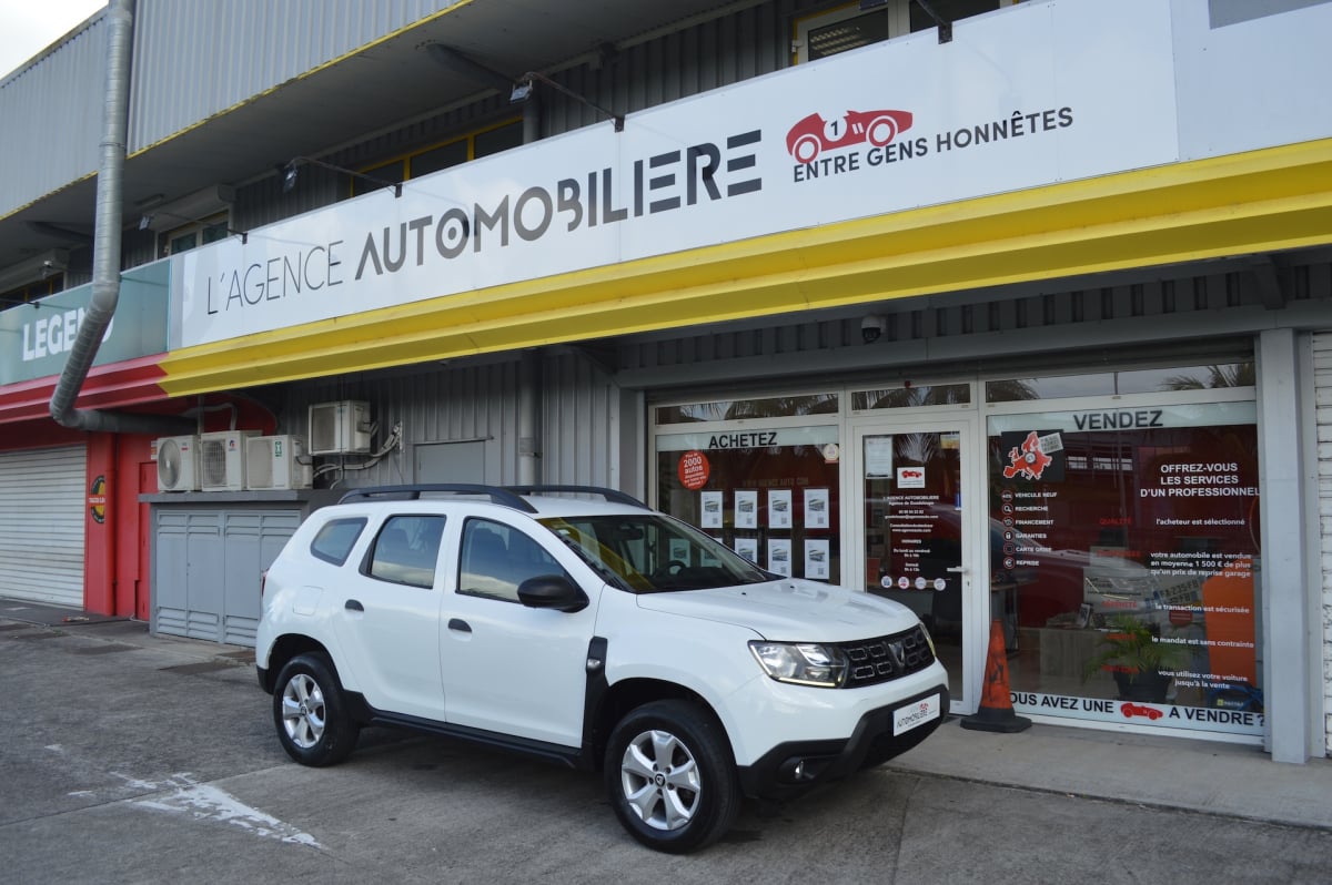 Dacia Duster 1.0 TCE 100 ESSENTIEL 4X2 — 1