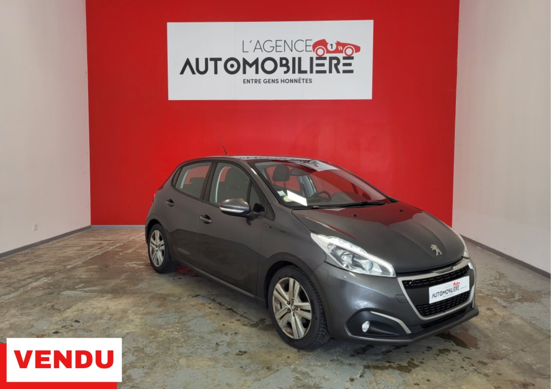Peugeot 208 1.5 BLUEHDI 100 SIGNATURE + CARPLAY — 1