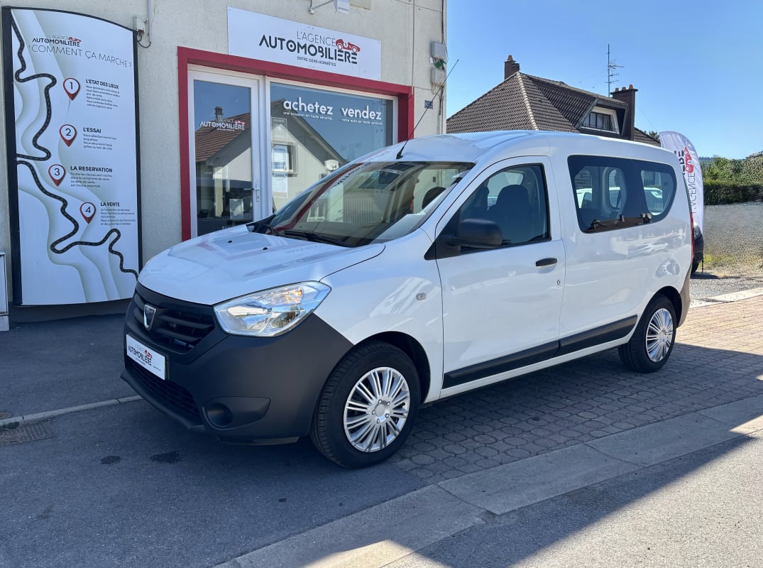 Dacia Dokker Combi 1.2 TCe 16V 115 cv Silver Line Attelage — 1