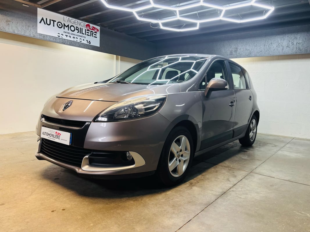 Renault Scenic III 1.4L 130 CH EXPRESSION — 1