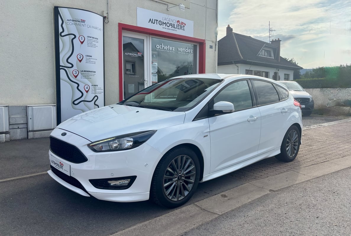 Ford Focus ST LINE 125 cv 12V EcoBoost Titanium — 1