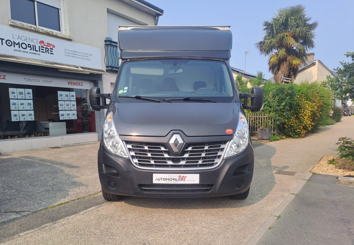 Renault Master III Phase 2 2.3 dCi 130 cv - Foodtruck — 2