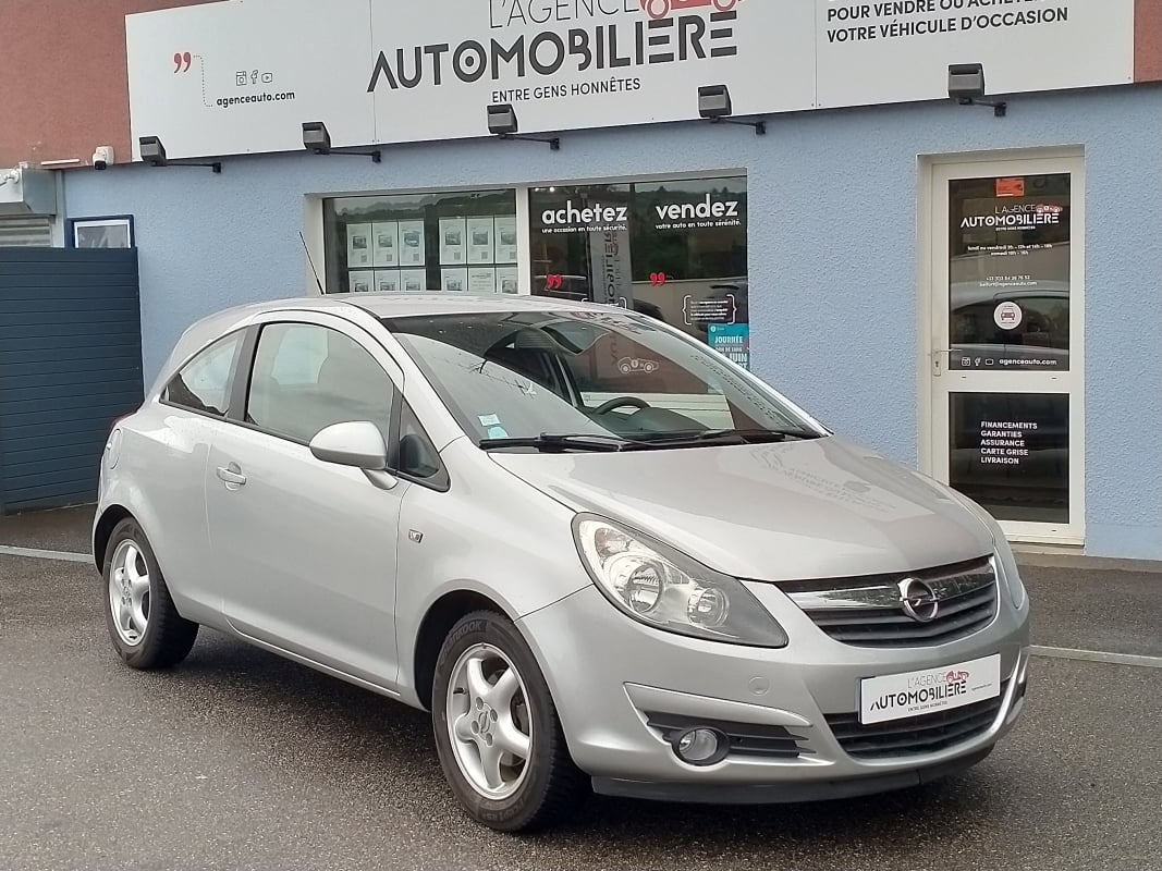 Opel Corsa COSMO 1.4 16V 90CH 3P — 1
