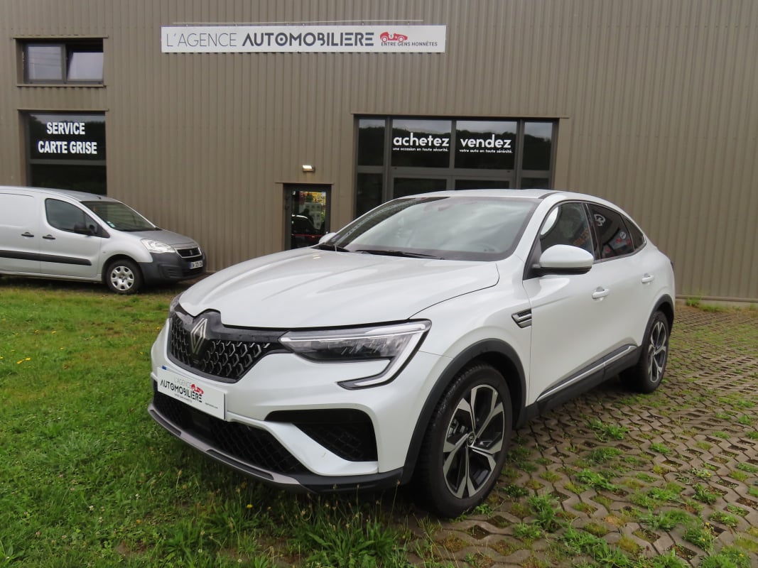 Renault Arkana 1.6 E-TECH Techno 145Cv — 1