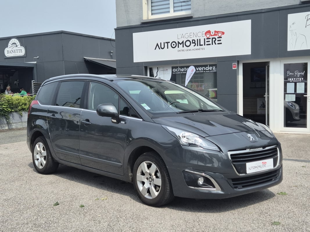 Peugeot 5008 1.6 HDI 115 FAP STYLE 7 Places — 1