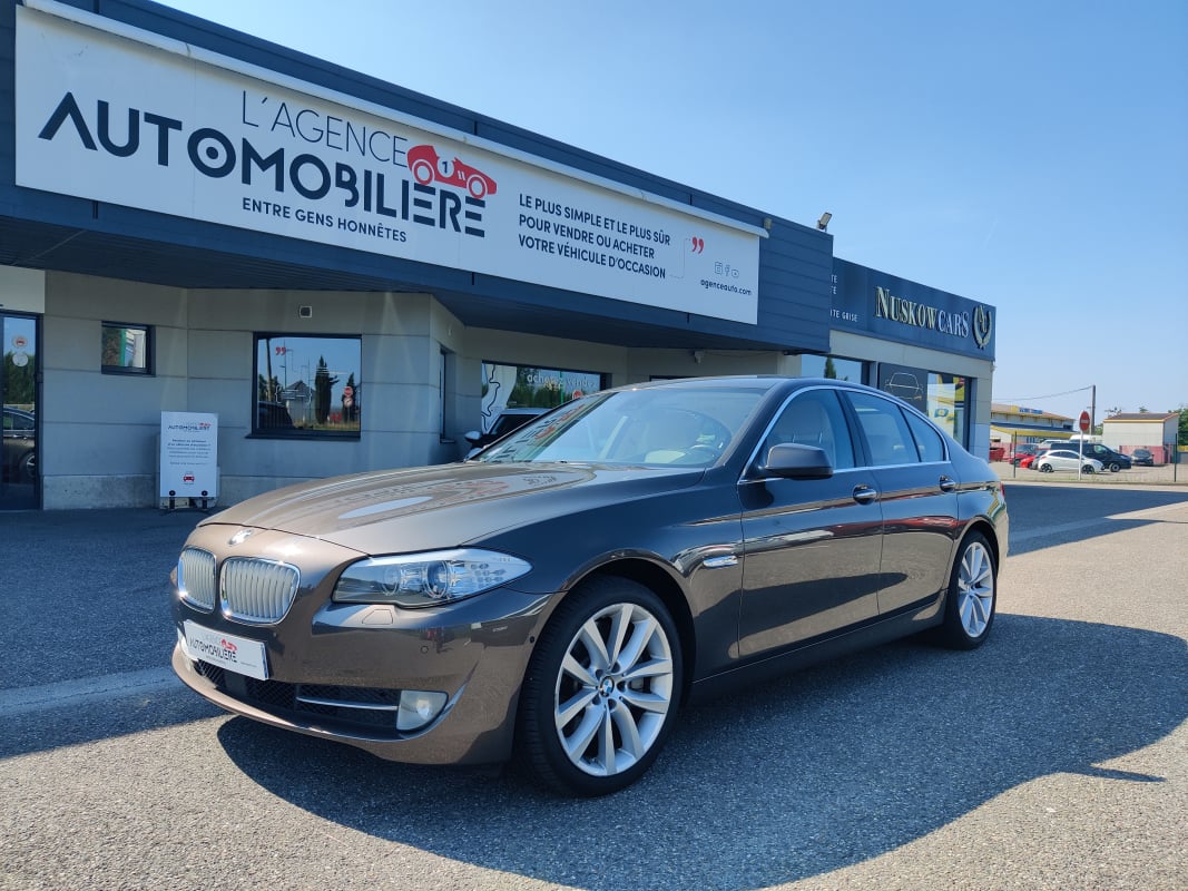 BMW Série 5 550i 407 ch 4.4 V8 Exclusive BVA8 F10 — 1