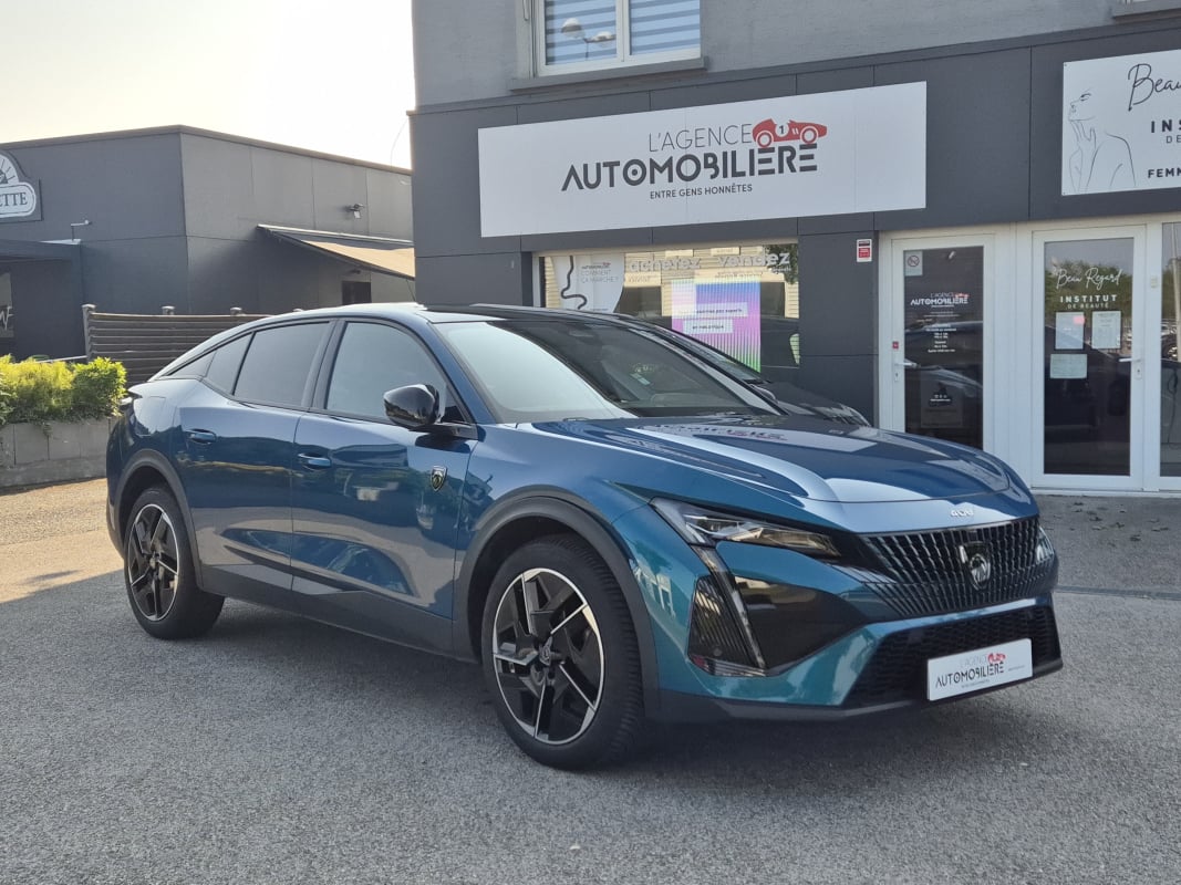 Peugeot 408 1.2 PURETECH 130 GT EAT8 Attelage + Toit ouvrant — 1