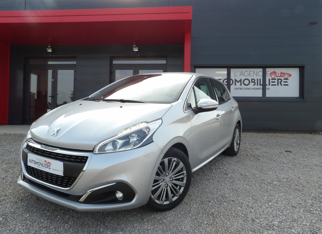 Peugeot 208 1.2 PURETECH 110 ALLURE START-STOP — 1