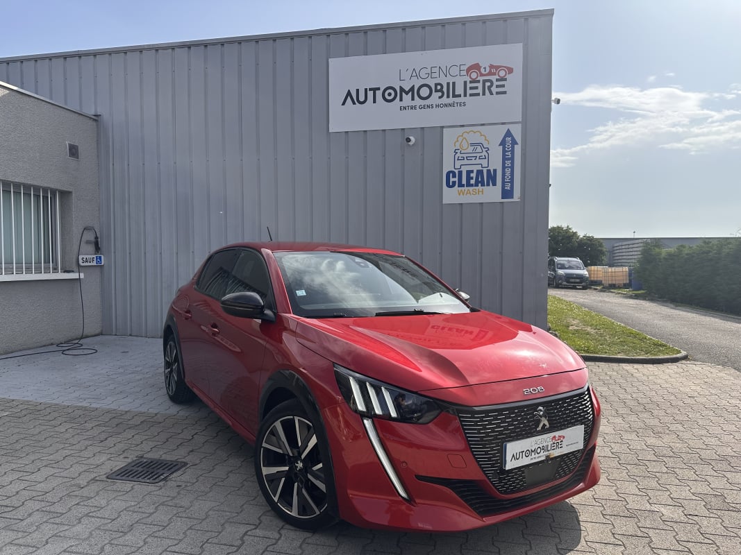 Peugeot 208 1.2L 12V EAT8 S&S 100 cv — 1