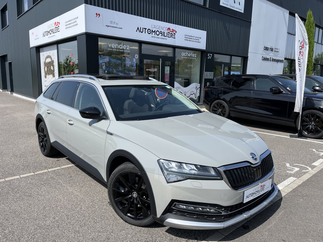 Skoda Superb COMBI PHASE 2 2.0TDI 200CV DSG7 SCOUT 4x4 / 22.491€ HT / GARANTIE 12 MOIS — 1