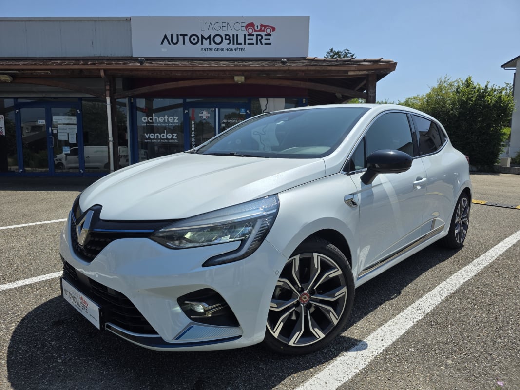 Renault Clio V 1.6 E-TECH 140 5CV PREMIERE EDITION — 1