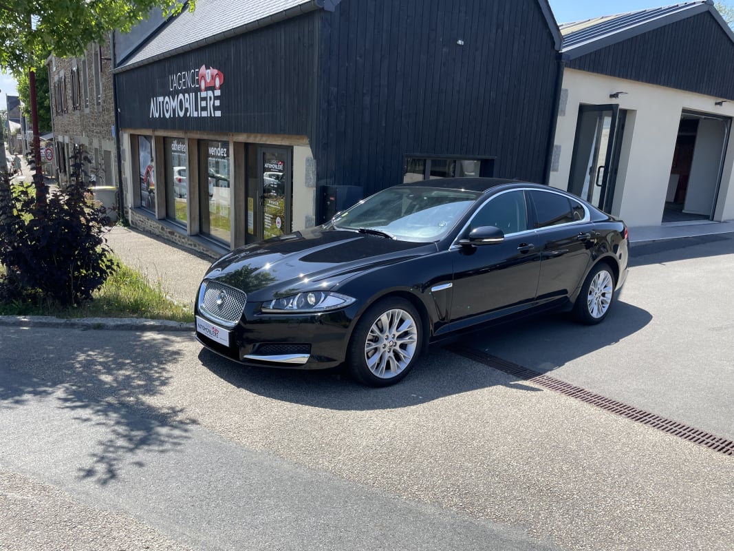 Jaguar XF 2.2 LUXE 200CH BVA 8 — 1