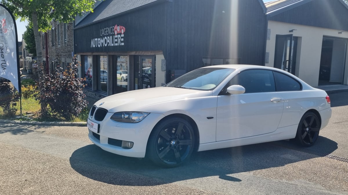 BMW Série 3 COUPÉ 330d 245cv CONFORT — 1