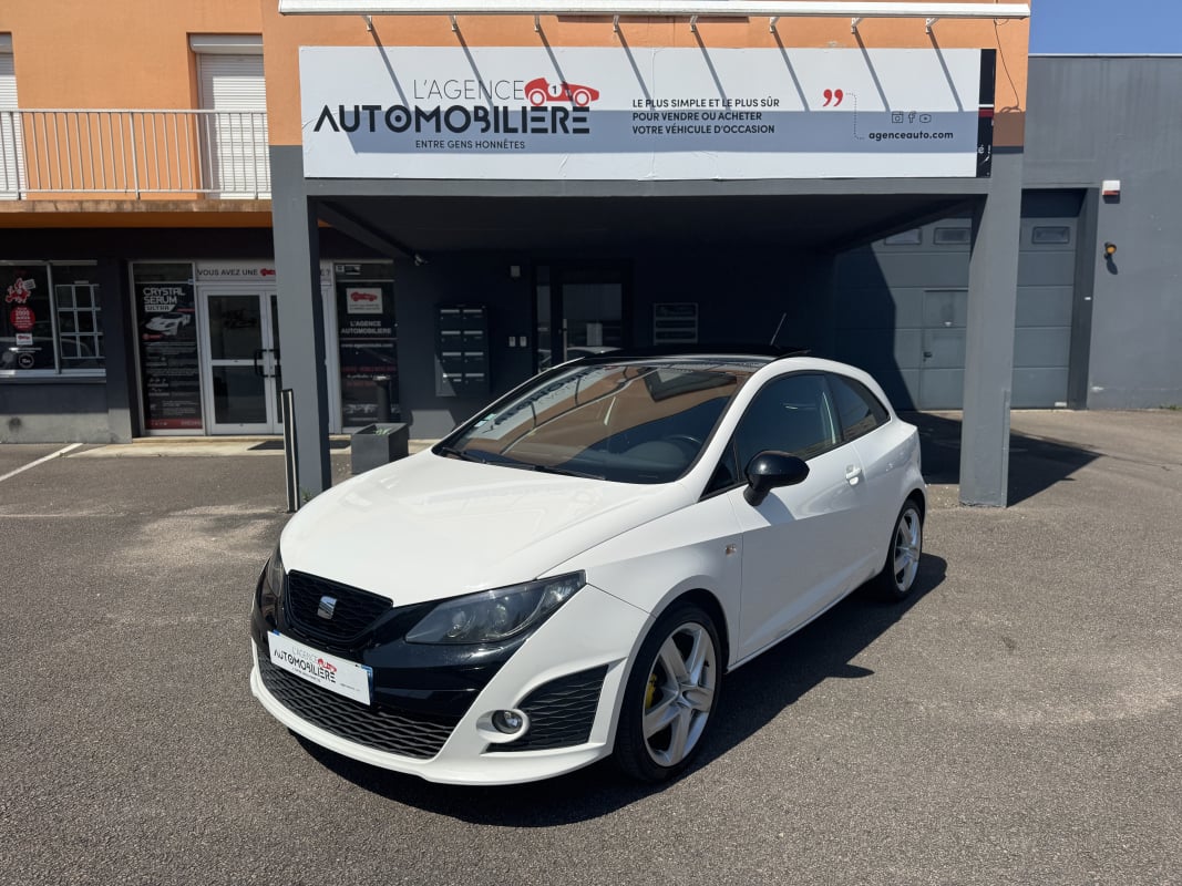 Seat Ibiza Cupra IV Bocanegra SC 3 portes 1.4 TFSi DSG7 180 cv ToitOuvrantPanoramique/Radar de recul — 1
