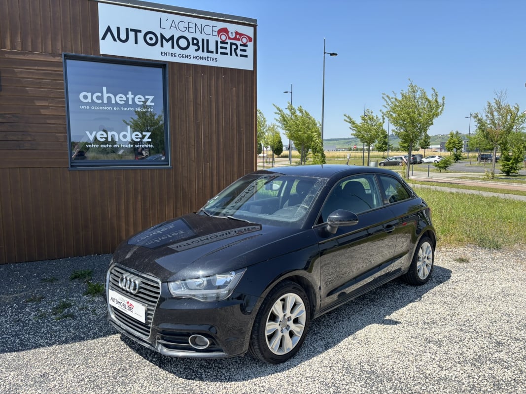 Audi A1 Ambition 1.6 TDI 16V 105 cv — 1