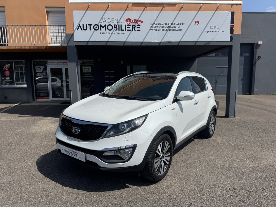Kia Sportage Premium III Phase 2 2.0 CRDi VGT 4x4 136 cv ToitOuvrantPanoramique/Caméra de recul — 1
