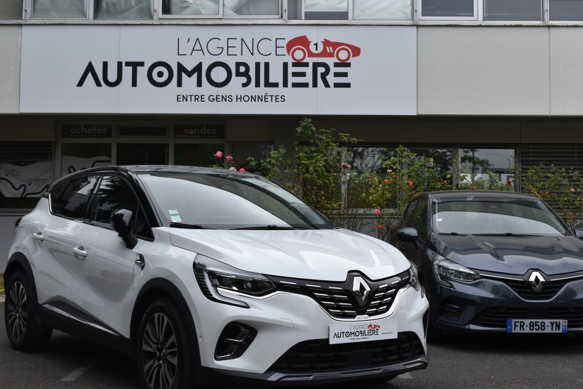 Renault Captur INITIALE PARIS E-TECH 1.6 i 158 Plug in Hybrid 90 cv Boîte auto — 1