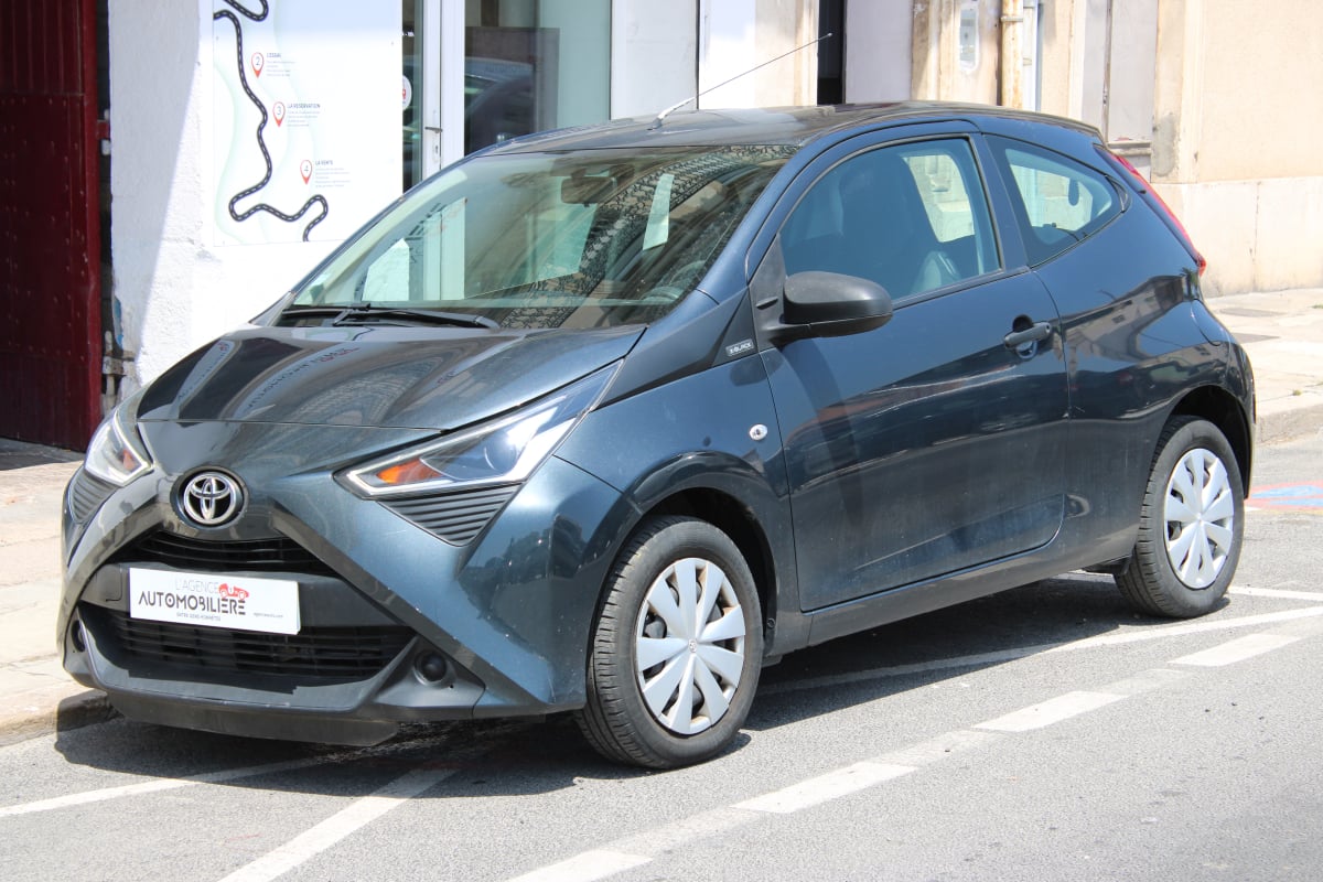 Toyota Aygo 1.0 VVTI 70 X-BLACK ( Climatisation, Moteur à chaîne, 1ère main .... ) — 1