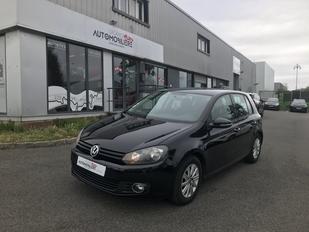 Volkswagen Golf VI 1.6 TDI 105 cv TREND — 1