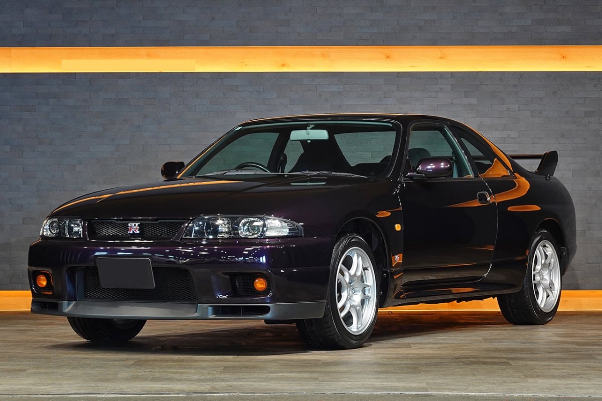 Nissan Skyline GTR R33 V Spec Midnight Purple LP2 — 1
