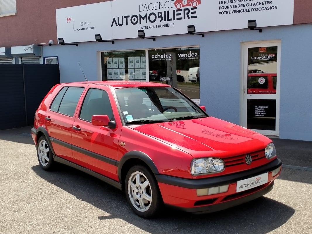 Volkswagen Golf 2.0 150 ch GTI 16V Edition colour concept Clim 5p — 1