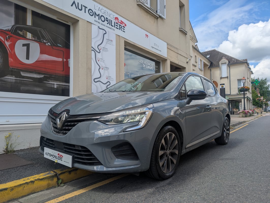 Renault Clio V 1.5 BlueDCi 85cv ZEN + CARPLAY — 1