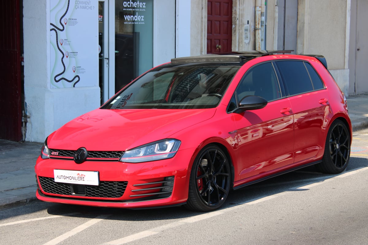 Volkswagen Golf 2.0 TSI 230 GTI DSG6 ( Toit ouvrant, Caméra de recul, Gps... ) — 1