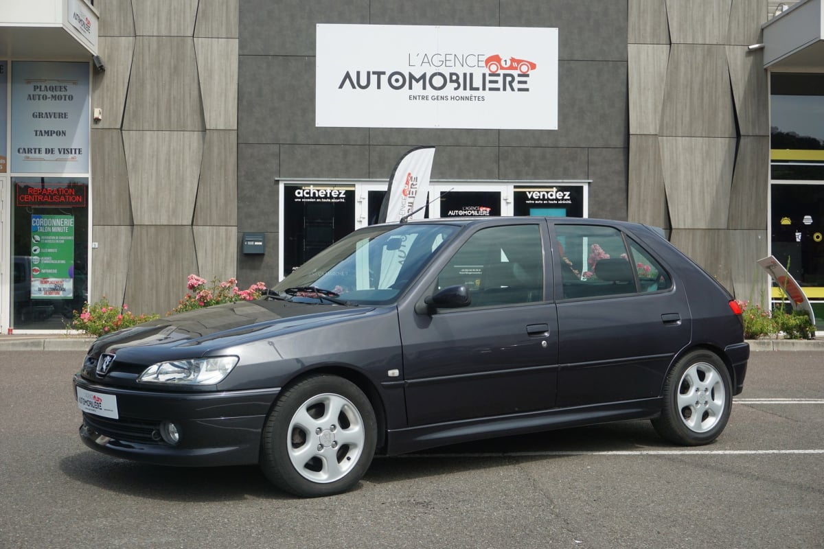 Peugeot 306 2.0 i 16v 135 ch XSi — 1