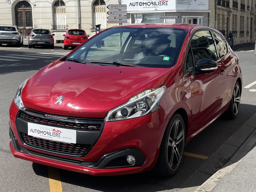 Peugeot 208 1.6 BLUEHDI 100 CH GT LINE BVM5 Garantie 3 mois 1ère main , Entretien à jour...