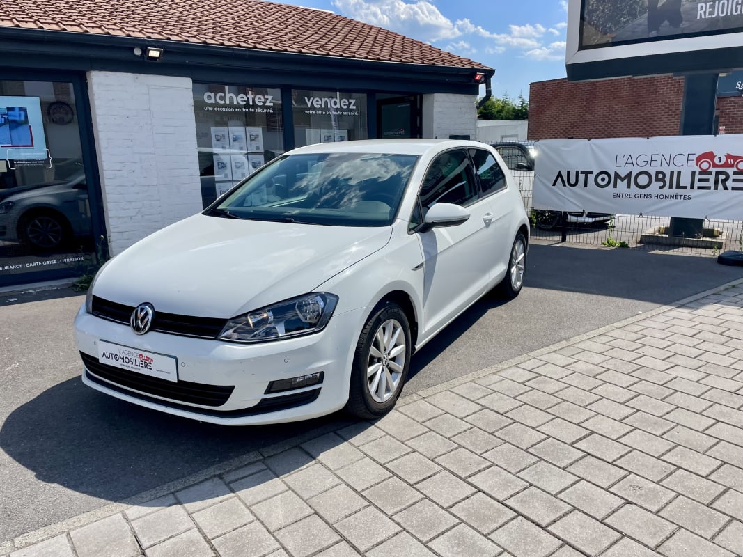 Volkswagen Golf VII 1.6 TDI 110 LOUNGE CARPLAY 3P — 1