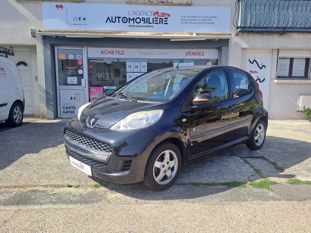 Peugeot 107 5 Portes 1.0i 68 cv Black & Silver Edition - Chaine de distribution — 1