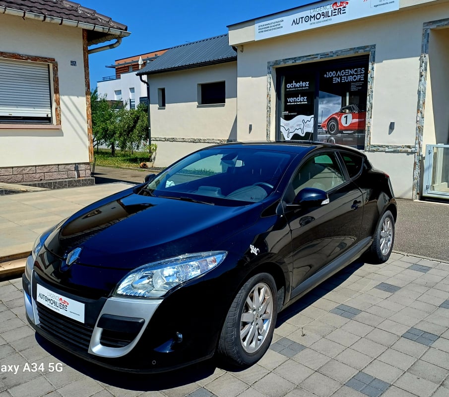 Renault Megane coupe COUPÉ 1.4 TCE 131 CV Phase III 1ère main Seulement 31 0000 km — 1