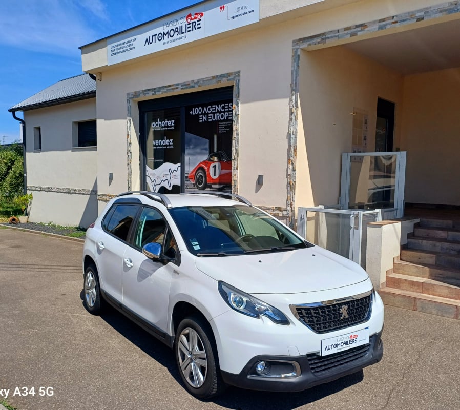 Peugeot 2008 1.2l 82 CV Finition Style  Seulement 45000km