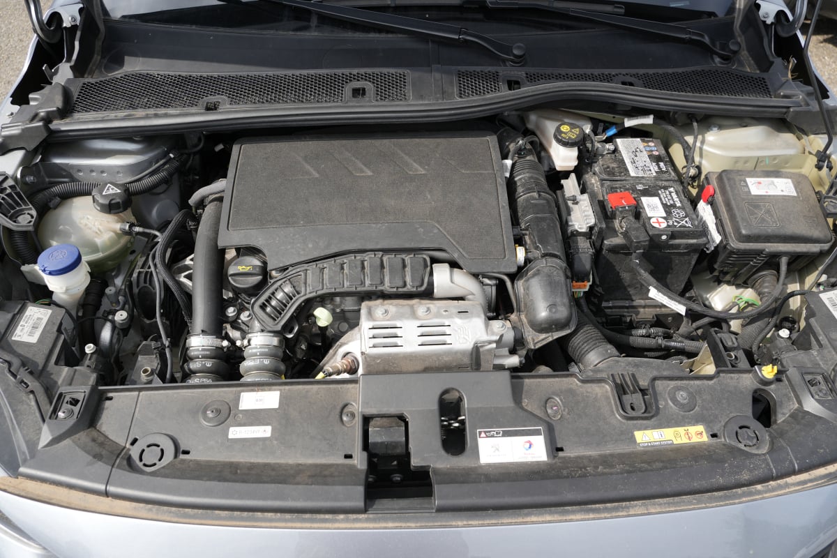 Peugeot 208 II 1.2 100 S&S ALLURE BVM6 — 40