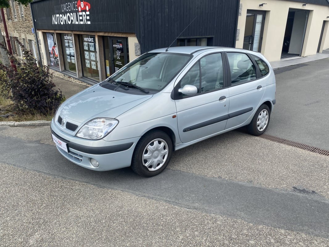 Renault Scenic 1.9 DCI 105 CH RXE PACK CLIM — 1