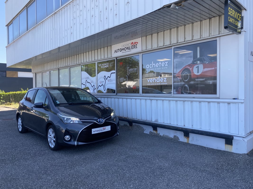 Toyota Yaris II Fab 1.5 HSD Hybrid 100h E-CVT 75cv BVA - GARANTIE 12 MOIS — 1