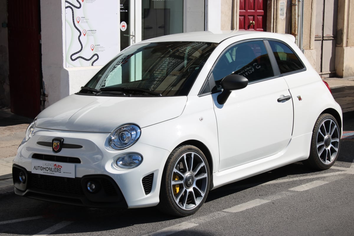 Abarth 500 695 1.4 T-JET 180 TURISMO BVM ( Entretien Fiat, Radar de recul, CarPlay.. ) — 1
