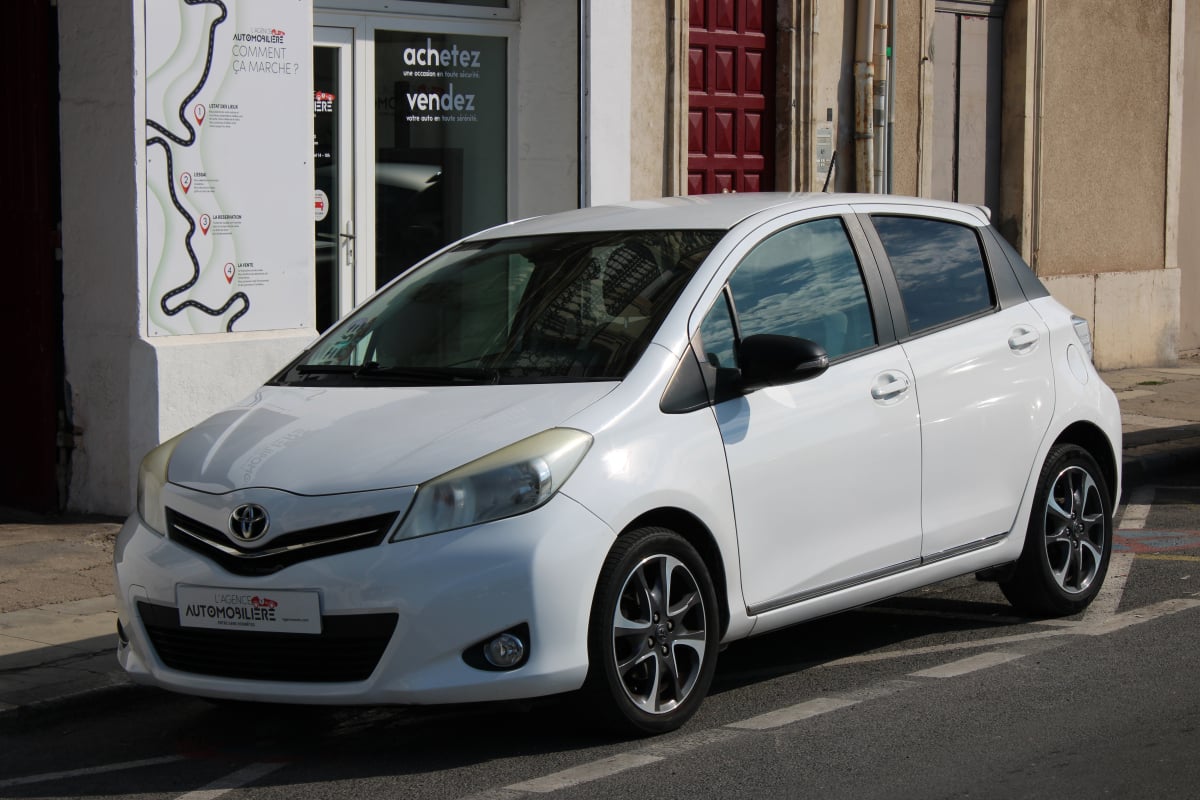 Toyota Yaris 1.3 VVTI 100 DESIGN ( Caméra de recul, Climatisation, Gps.. ) — 1