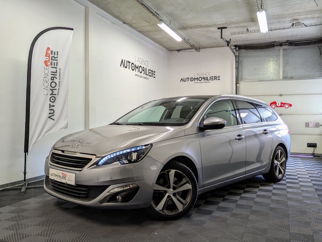 Peugeot 308 SW II SW 2.0 BLUEHDI 150 FELINE AUTO + TOIT PANO — 1