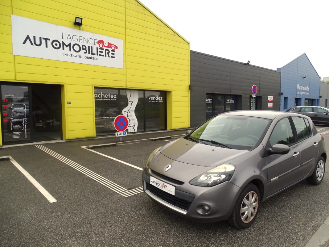 Renault Clio Phase 2 1.2 L i 16V eco2 75 cv EXPRESSION CLIM — 1