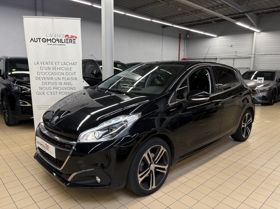 Peugeot 208 1.2 PURETECH 110 GT-LINE START-STOP — 1