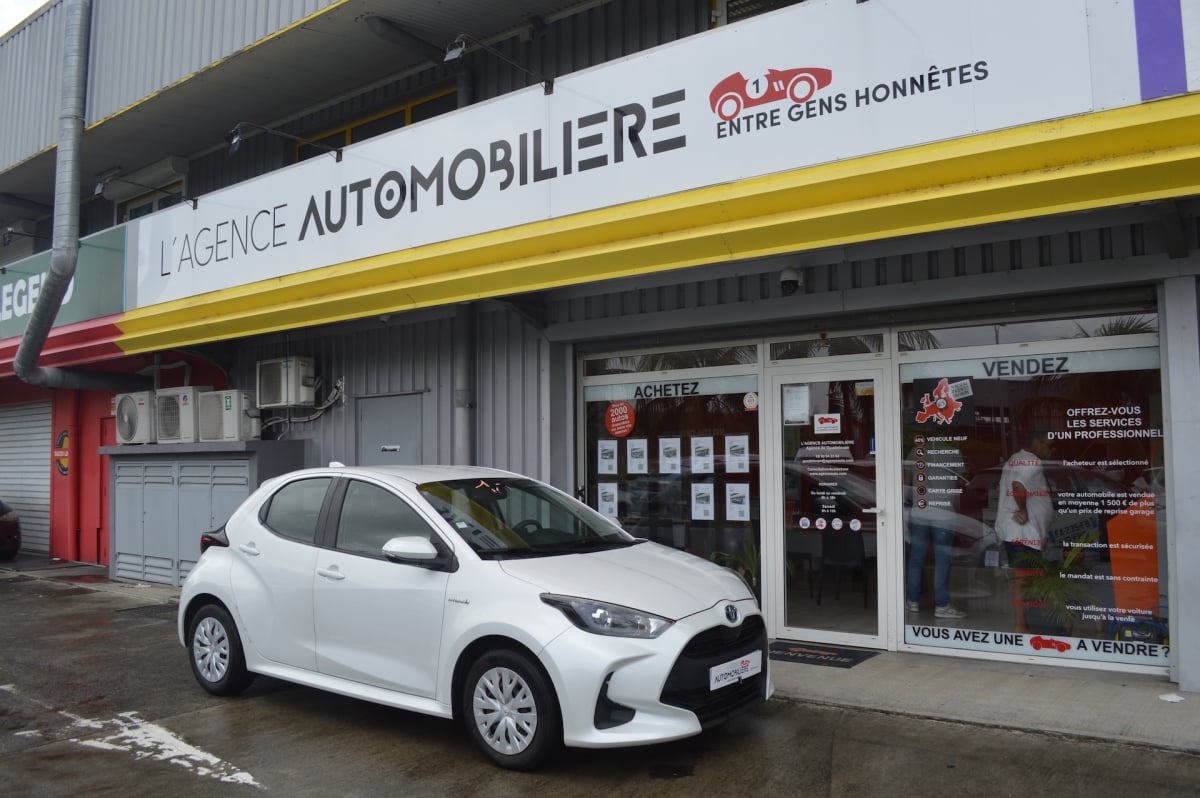 Toyota Yaris 116H HYBRIDE PREMIERE — 1