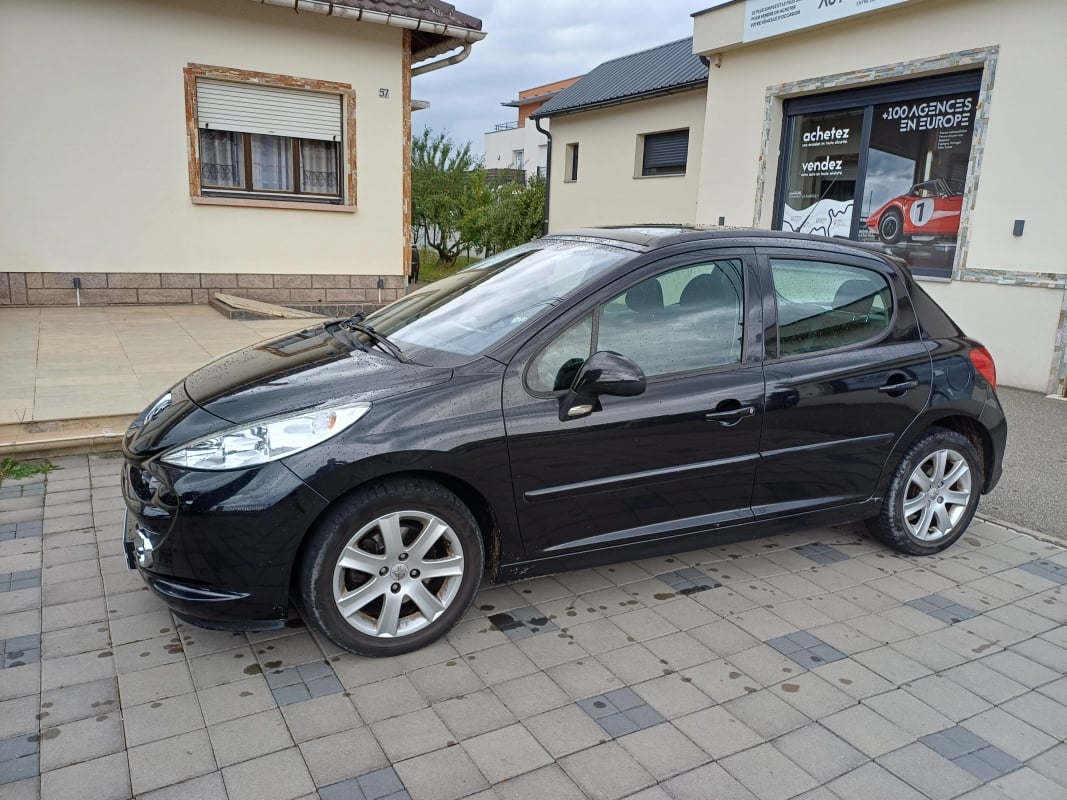 Peugeot 207 1.6 VTi 120 CV Finition Sport Boite Auto — 33