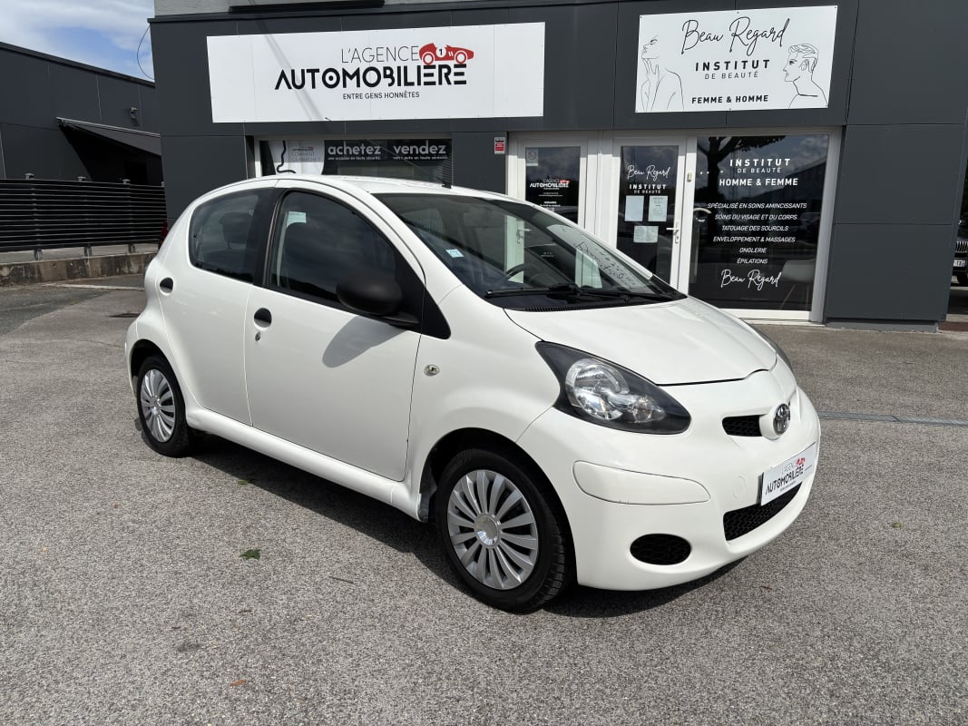 Toyota Aygo 1.0 VVTi 68 ch In 5P — 1