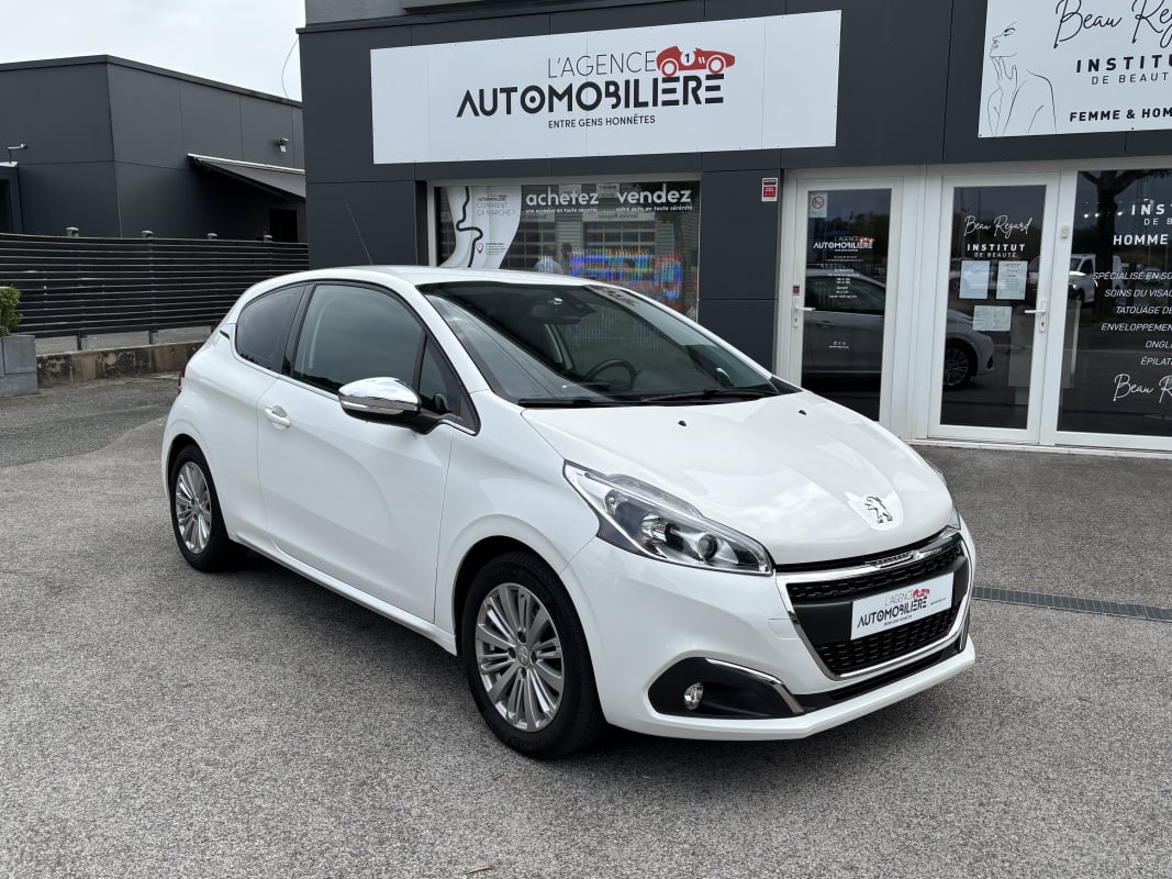 Peugeot 208 1.2 PureTech 82 ch ALLURE 3P BVM5 - Echange Standard Moteur - — 1